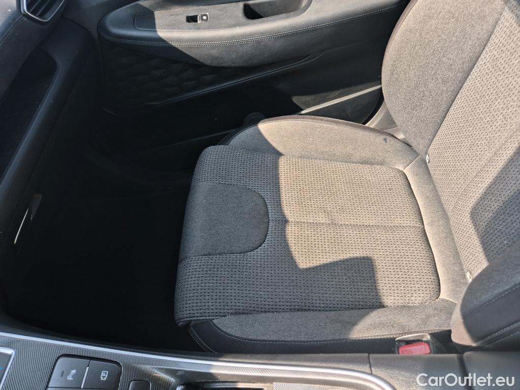  Hyundai  Santa Fe HYUNDAI  / 2021 / 5P / todoterreno 1.6 TGDi HEV Klass Auto 4x2 #22