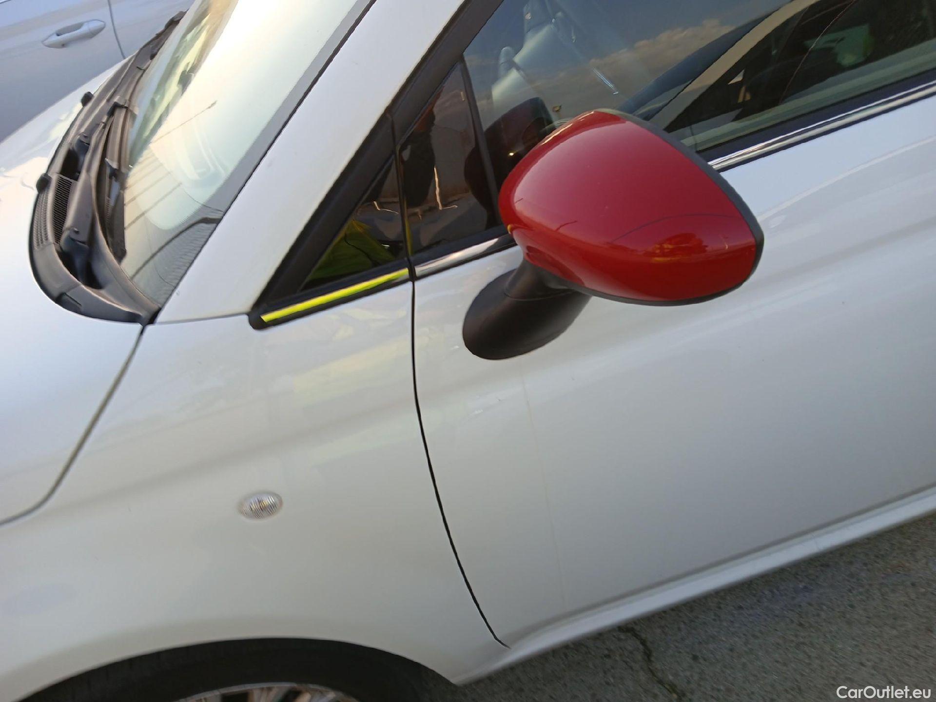  Fiat  500 FIAT  / 2015 / 3P / berlina con portón Red 1.0 Hybrid 51KW (70 CV)(SP)(SL) (AC3) #11