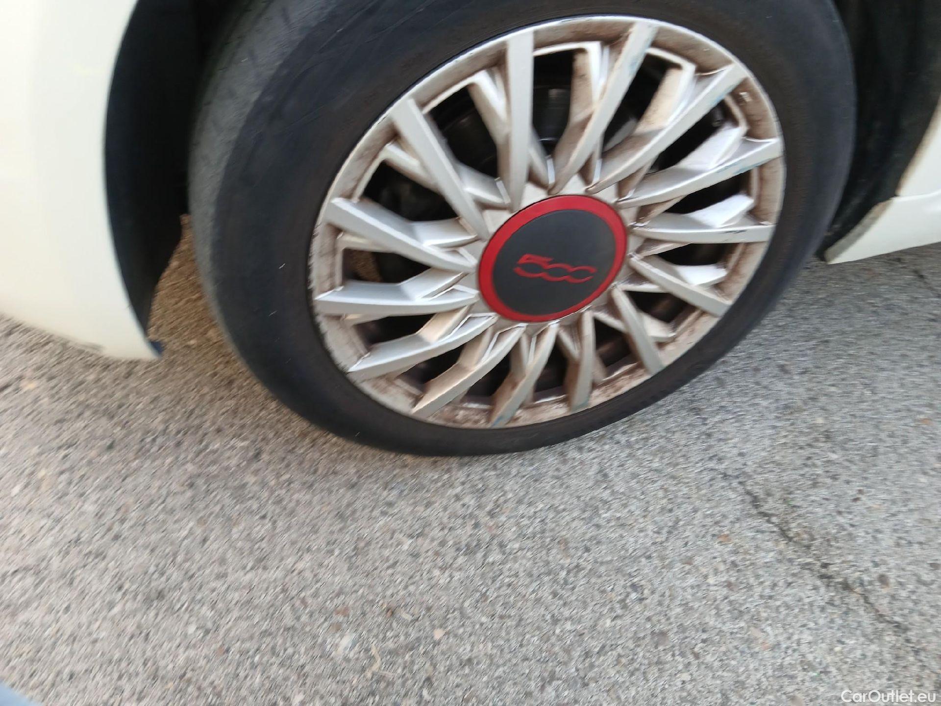  Fiat  500 FIAT  / 2015 / 3P / berlina con portón Red 1.0 Hybrid 51KW (70 CV)(SP)(SL) (AC3) #8
