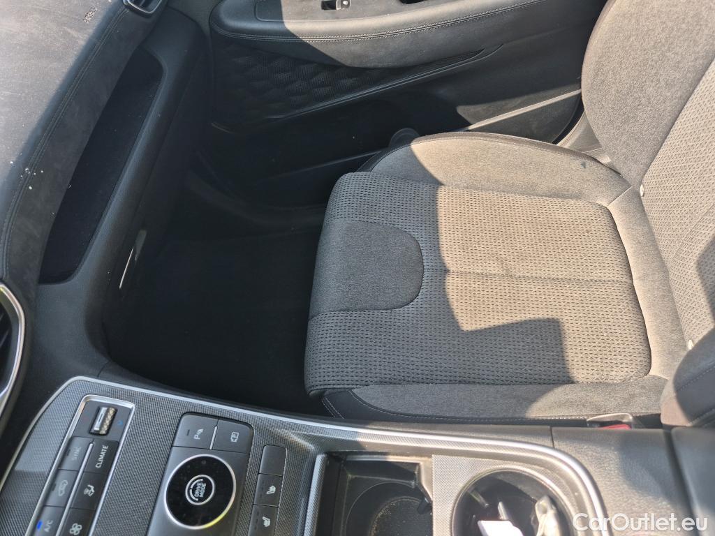  Hyundai  Santa Fe HYUNDAI  / 2021 / 5P / todoterreno 1.6 TGDi HEV Klass Auto 4x2 #23