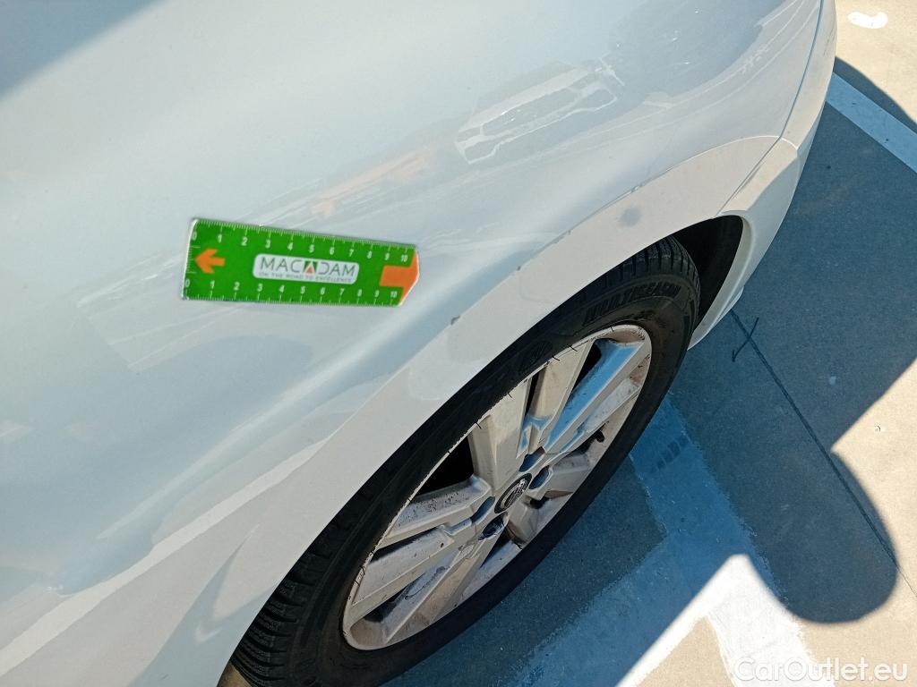  Nissan  Micra NISSAN  / 2017 / 5P / berlina con portón IG-T 74 kW (100 CV) E6D Acenta #6