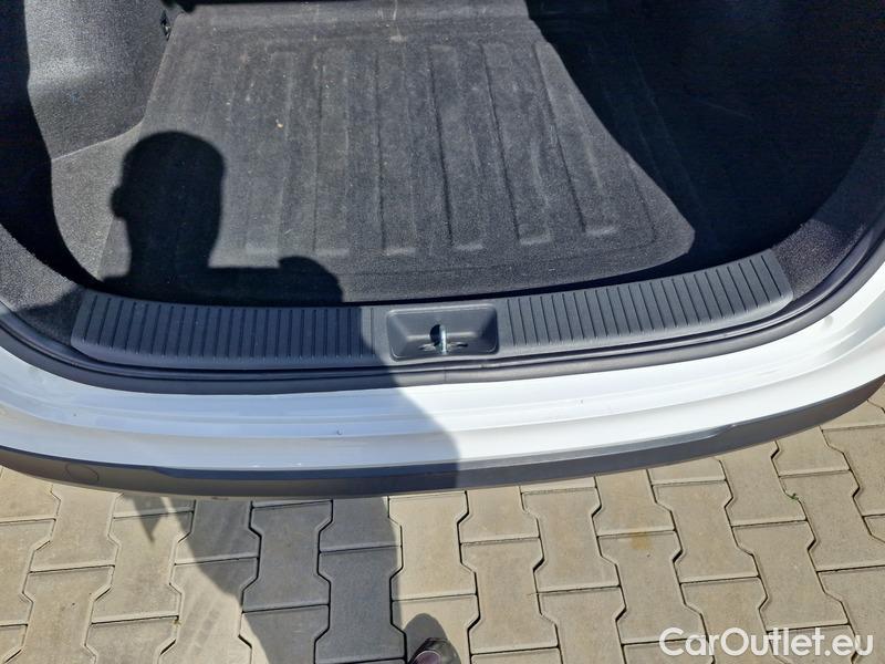  Hyundai  i30   cw (PD)(2017->)  kom.1.5i Family Comfort 5d #15