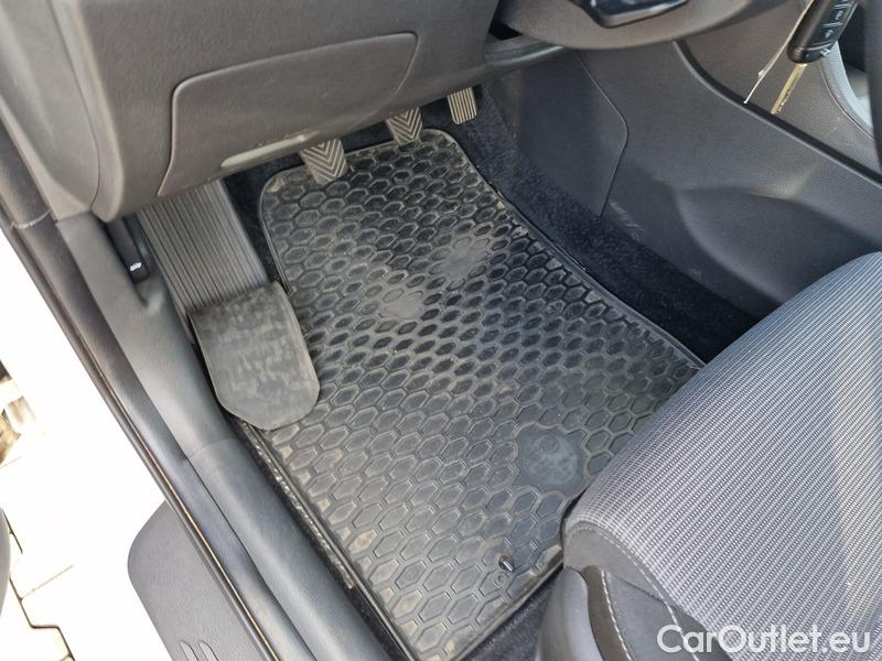  Hyundai  i30   cw (PD)(2017->)  kom.1.5i Family Comfort 5d #9