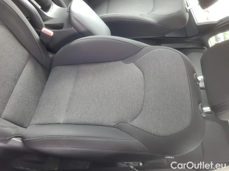  Hyundai  i30  (PD)(01.2017 ->)  kom.1.0TGDI FamilySmart AT #9