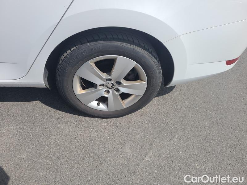  Skoda  Fabia  Combi (2015)  Com.1.0TSI 70 Ambition #24