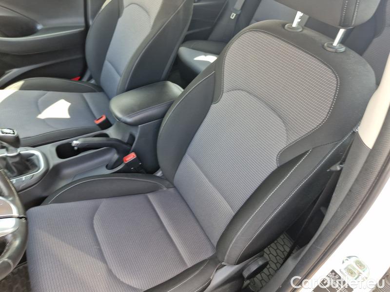  Hyundai  i30   cw (PD)(2017->)  kom.1.5i Family Comfort 5d #8