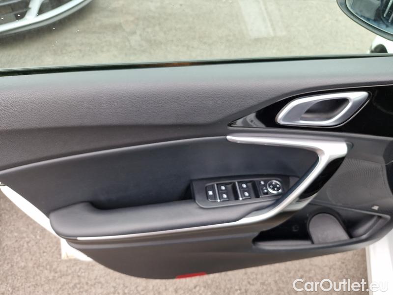  KIA  Cee'd Ceed Sportswagon (2018->) Ceed SW 1.5TGDI 118 GT Line AT #5