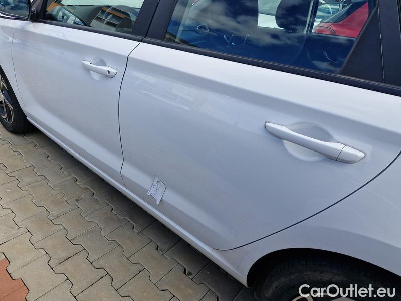  Hyundai  i30   cw (PD)(2017->)  kom.1.5i Family Comfort 5d #5