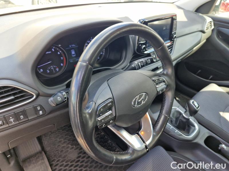  Hyundai  i30   cw (PD)(2017->)  kom.1.5i Family Comfort 5d #10