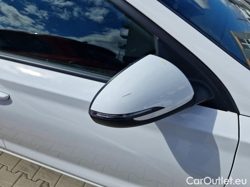  Hyundai  i30   cw (PD)(2017->)  kom.1.5i Family Comfort 5d #18