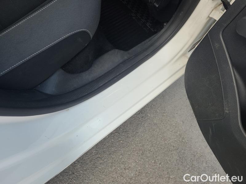  Skoda  Fabia  Combi (2015)  Com.1.0TSI 70 Ambition #28