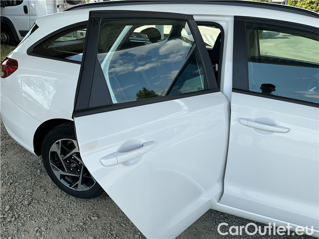  Hyundai  i30  kom.1.5T-GDI Smart AT 5d #5