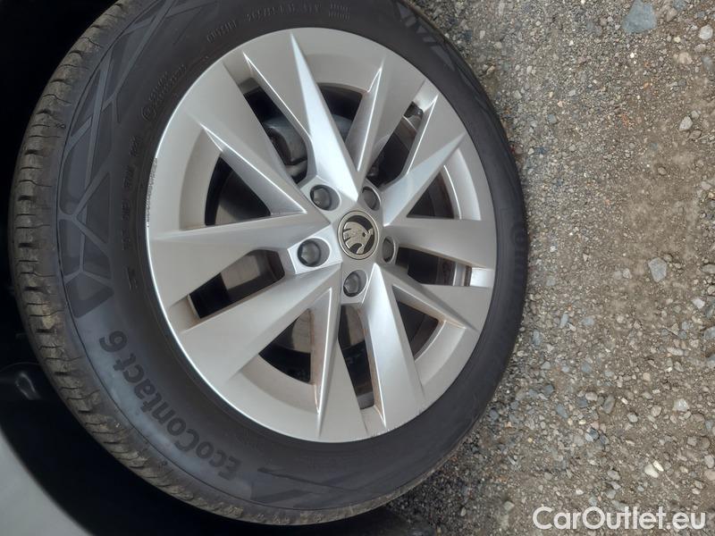  Skoda  Octavia  Combi (NX3)(2020) Oct.Com.1.5e-TEC 110 Style AT #15