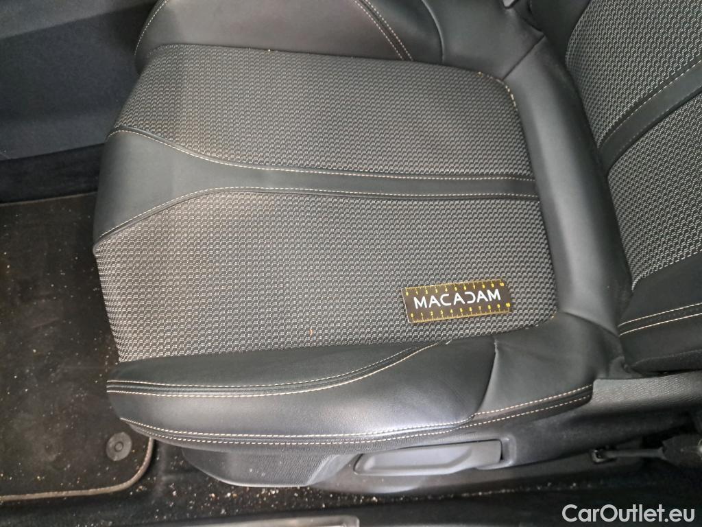  Peugeot  3008  GT 1.2 PureTech 130CV BVA8 E6d #40