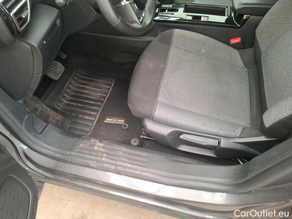  Citroen  C4  Berline Feel 1.2 PureTech 130CV BVA8 6E #39