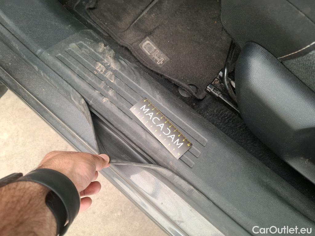  Citroen  C4  Berline Feel 1.2 PureTech 130CV BVA8 6E #34