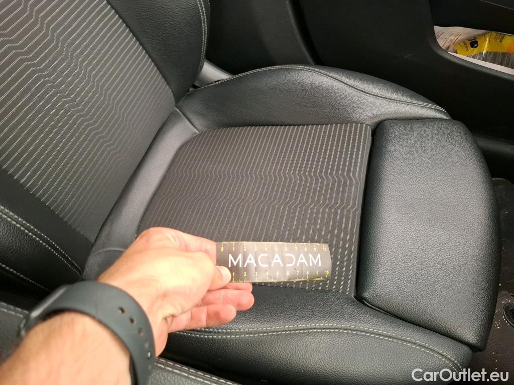  Mercedes  CLA-Klasse MERCEDES-BENZ CLA Coupe / 2019 / 4P / Coupé CLA 200 d Business Line BA8 #57
