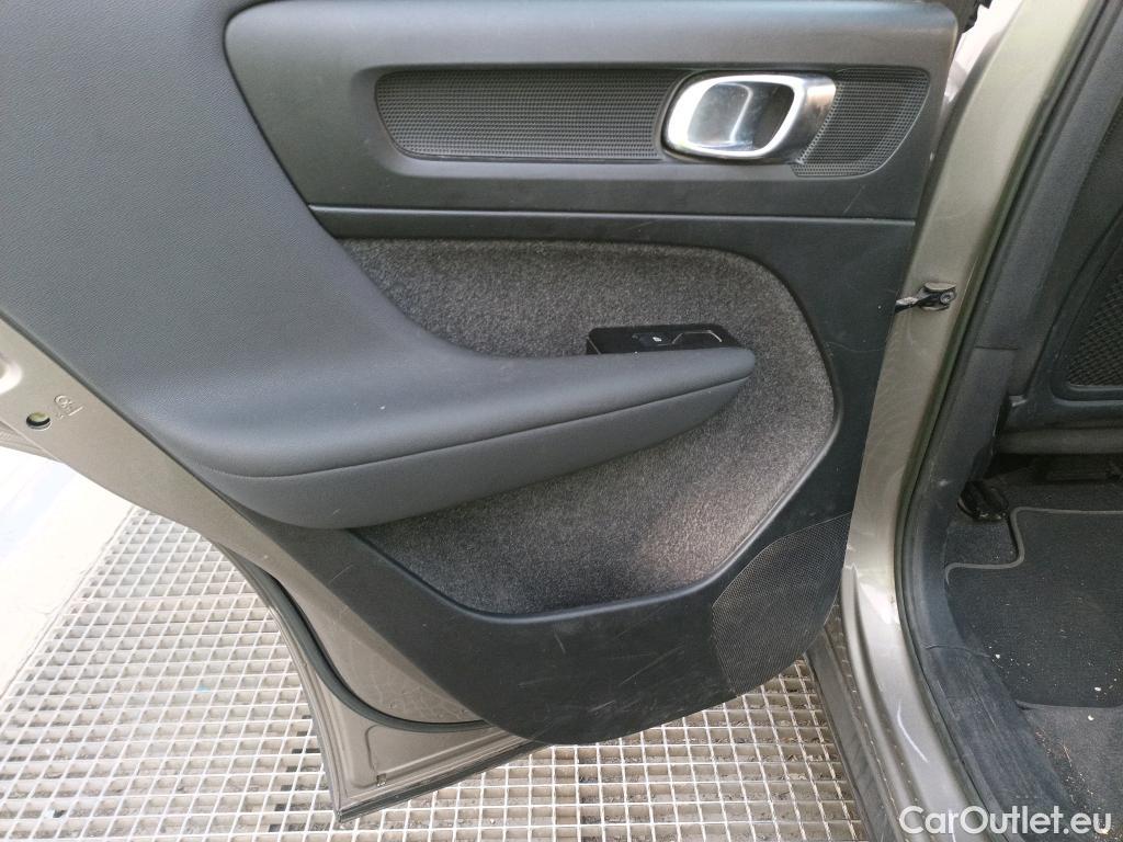  Volvo  XC 40 VOLVO XC40 / 2017 / 5P / todoterreno 2.0 B3 G Momentum Pro Auto #19