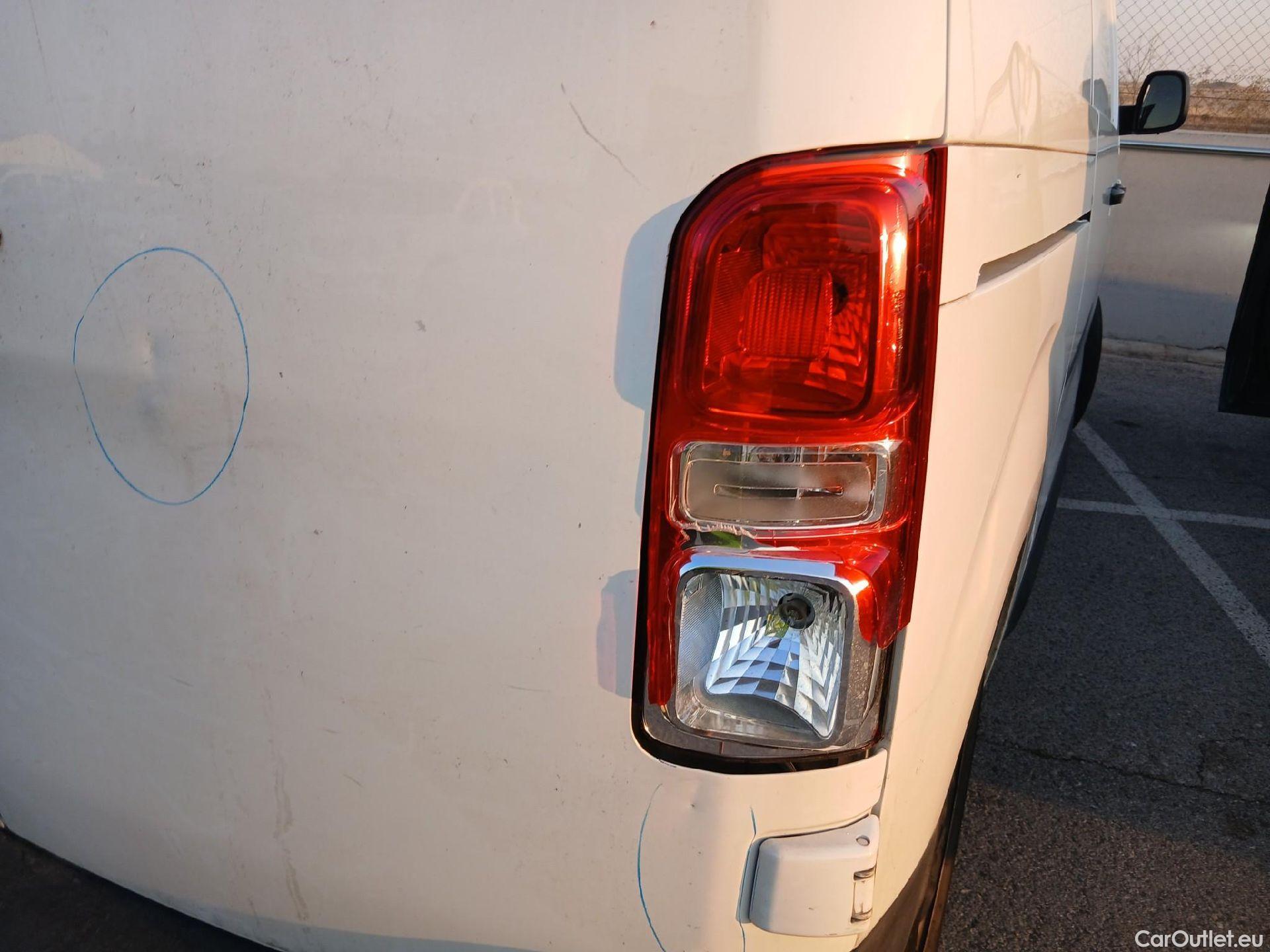  Opel  Vivaro OPEL  / 2019 / 4P / furgón 1.5 Diésel 88kW (120CV) M Std Express #31