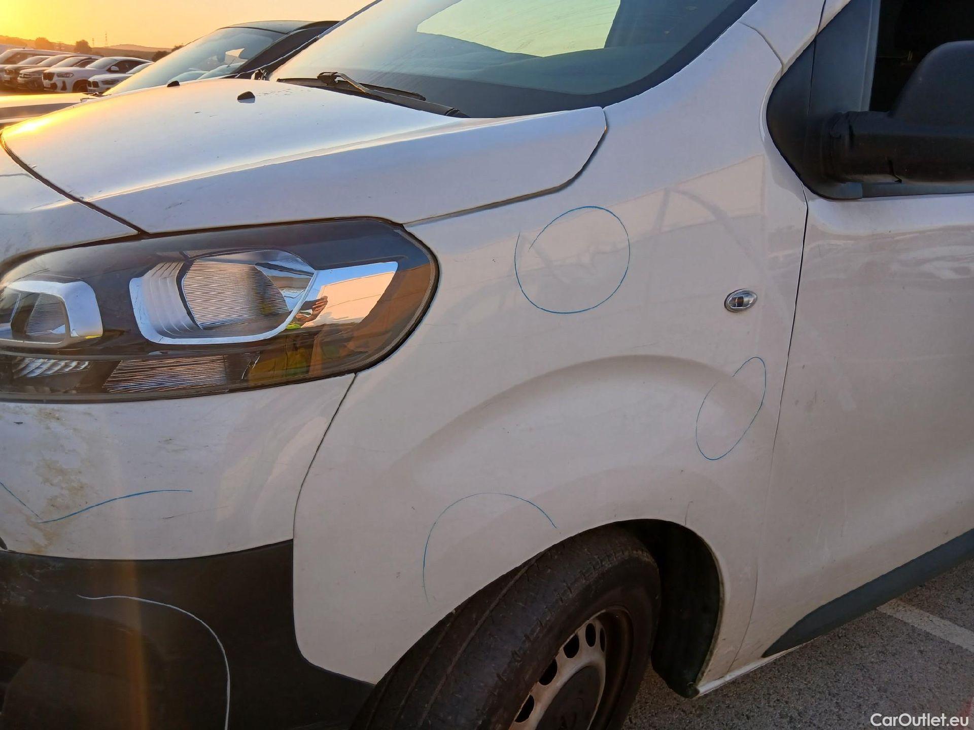  Opel  Vivaro OPEL  / 2019 / 4P / furgón 1.5 Diésel 88kW (120CV) M Std Express #8