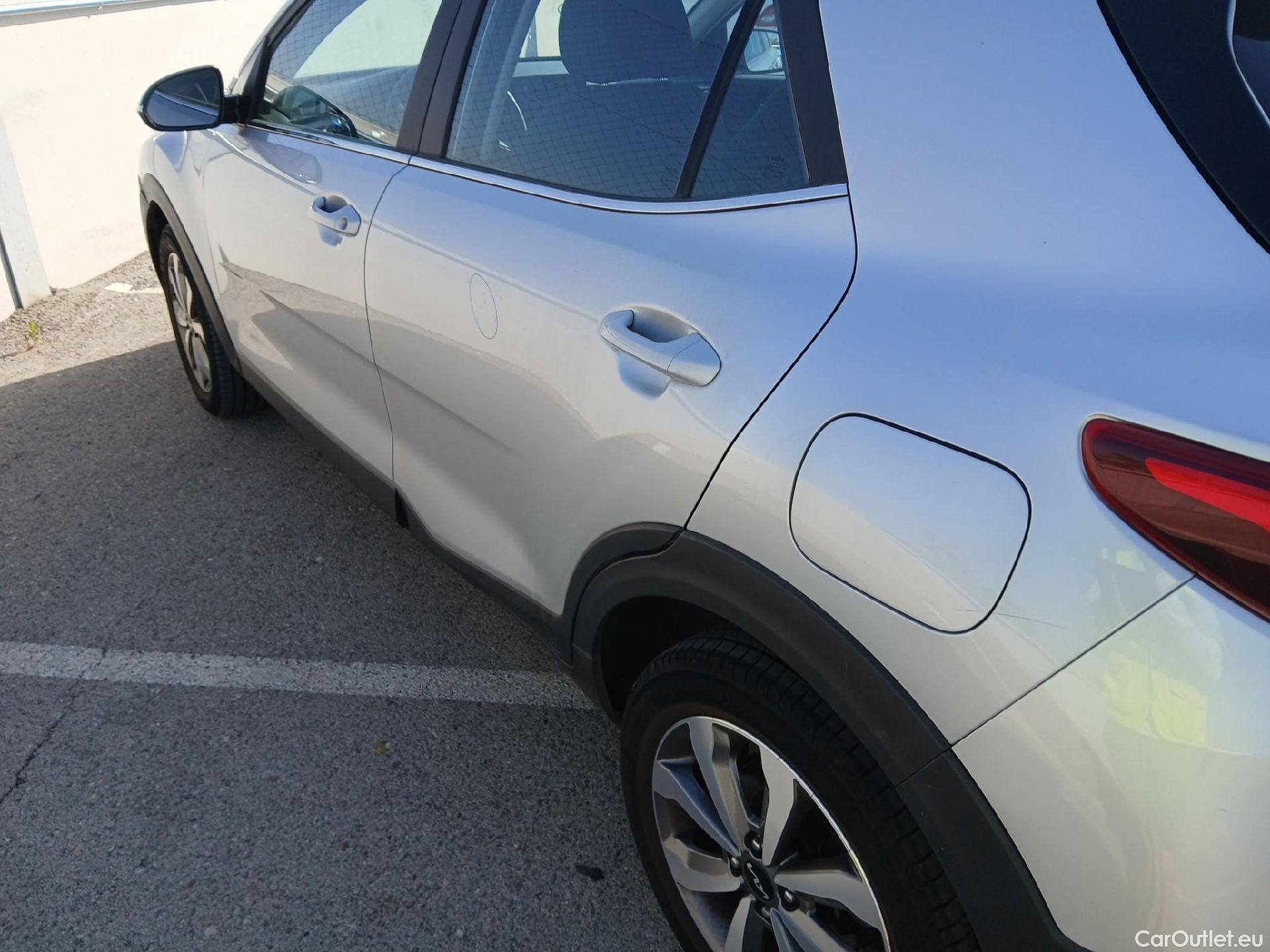  KIA  STONIC KIA  / 2017 / 5P / todoterreno 1.0 T-GDi 74kW (100CV) MHEV iMT Drive #12