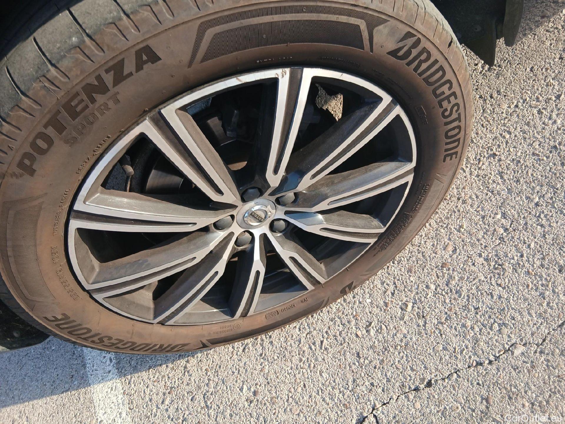  Volvo  XC60 VOLVO  / 2017 / 5P / todoterreno 2.0 T6 AWD Recharge Inscription Auto #17