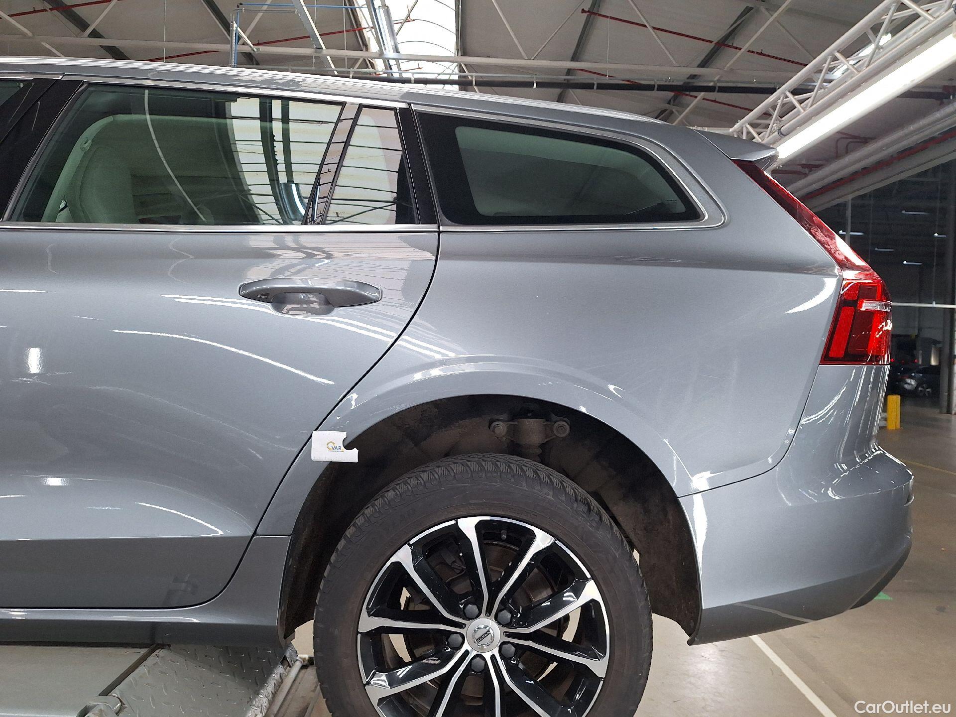  Volvo  V60 Volvo,  '18,  D3 Momentum Pro Gtr. #5