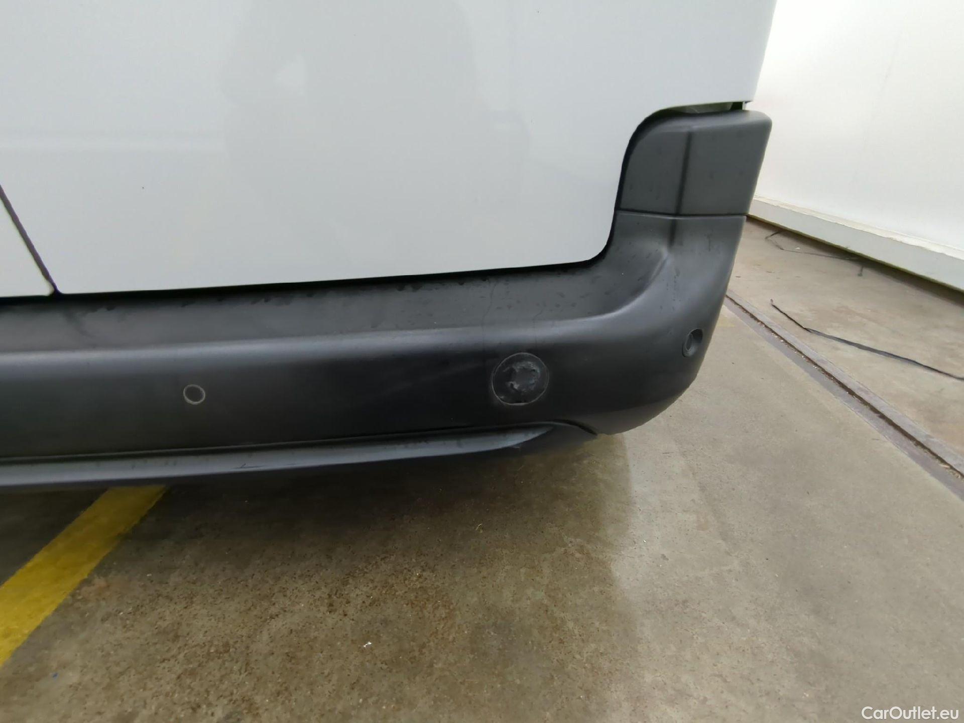  Peugeot  Partner PEUGEOT  / 2018 / 4P / Fourgonnette PURETECH 110 S&S STANDARD 650KG PREMIUM #9