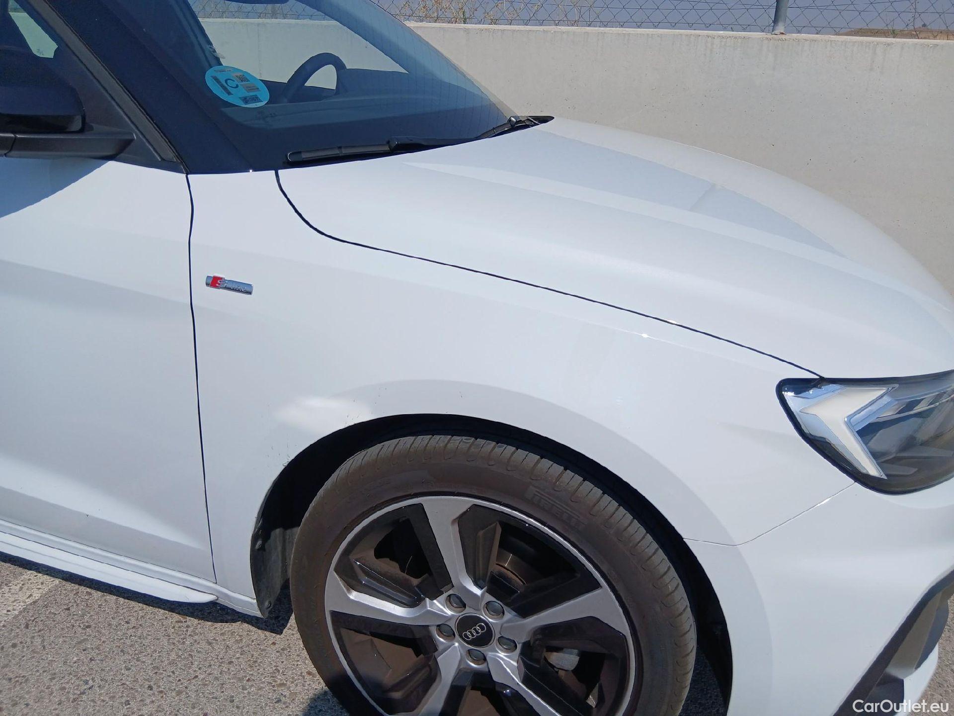  Audi  A1 Sportback AUDI A1 / 2018 / 5P / berlina con portón Sportback Adrenalin 30 TFSI 81kW S tron(SP) #34