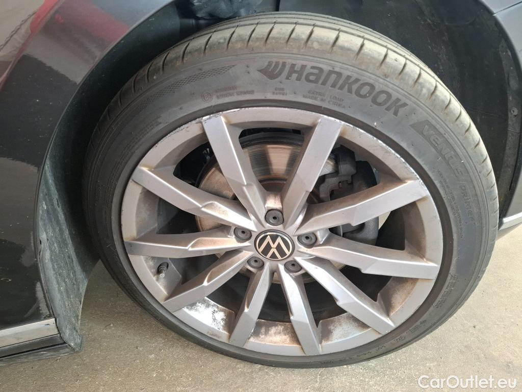  Volkswagen  Passat VOLKSWAGEN  SW / 2019 / 5P / Break 1.5 TSI 150 ACT OPF DSG7 SW LOUNGE #19