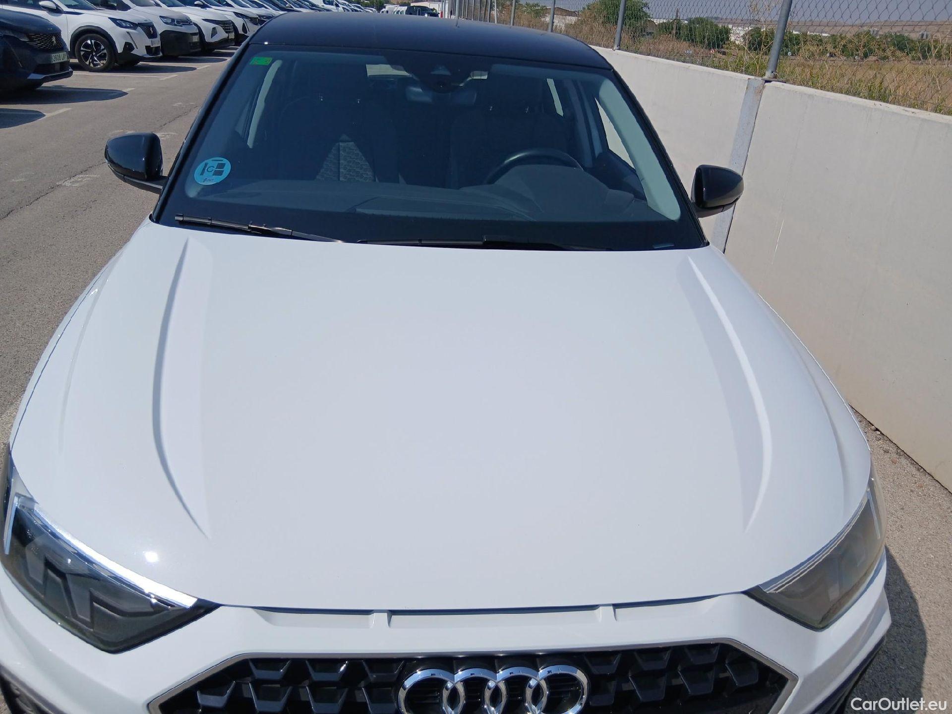  Audi  A1 Sportback AUDI A1 / 2018 / 5P / berlina con portón Sportback Adrenalin 30 TFSI 81kW S tron(SP) #4