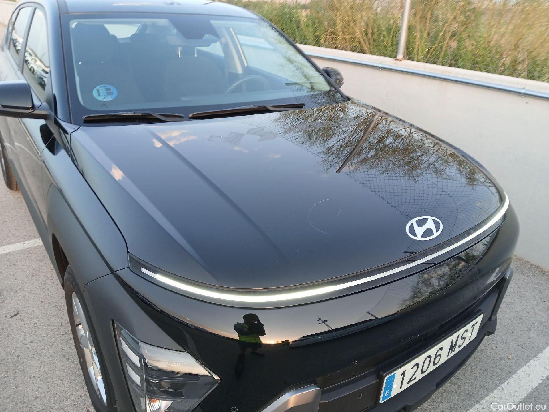  Hyundai  Konna HYUNDAI Kona / 2023 / 5P / todoterreno 1.6 GDI HEV Maxx DCT #2