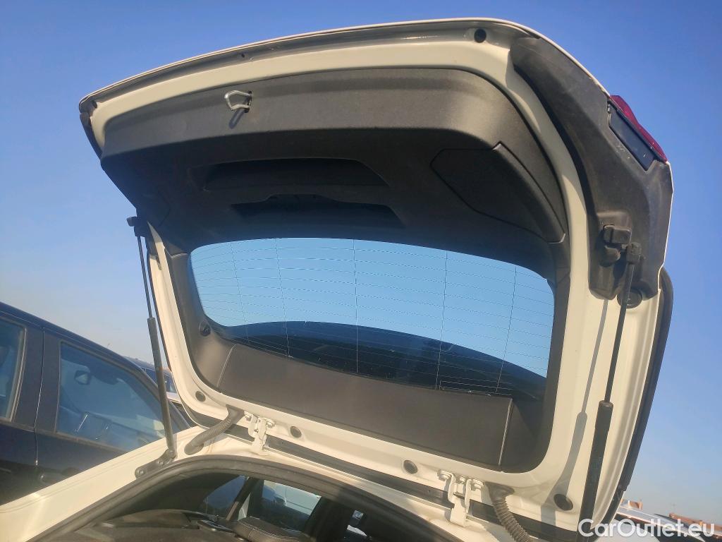  Bmw  Serie 1 BMW  / 2019 / 5P / berlina con portón 118iA #PAQUETE M# #19