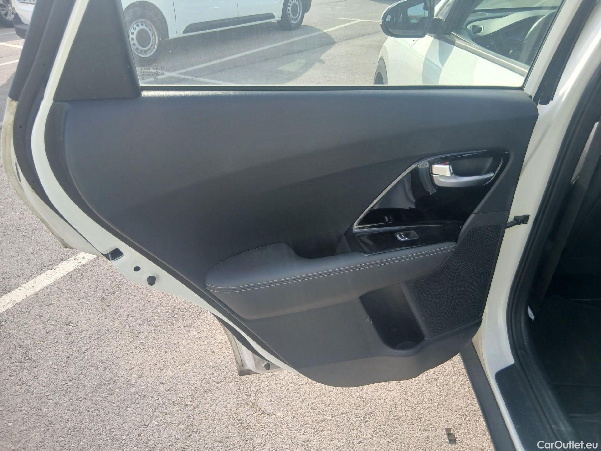  KIA  Niro KIA  / 2019 / 5P / crossover 1.6 GDi HEV 104kW (141CV) Drive #20