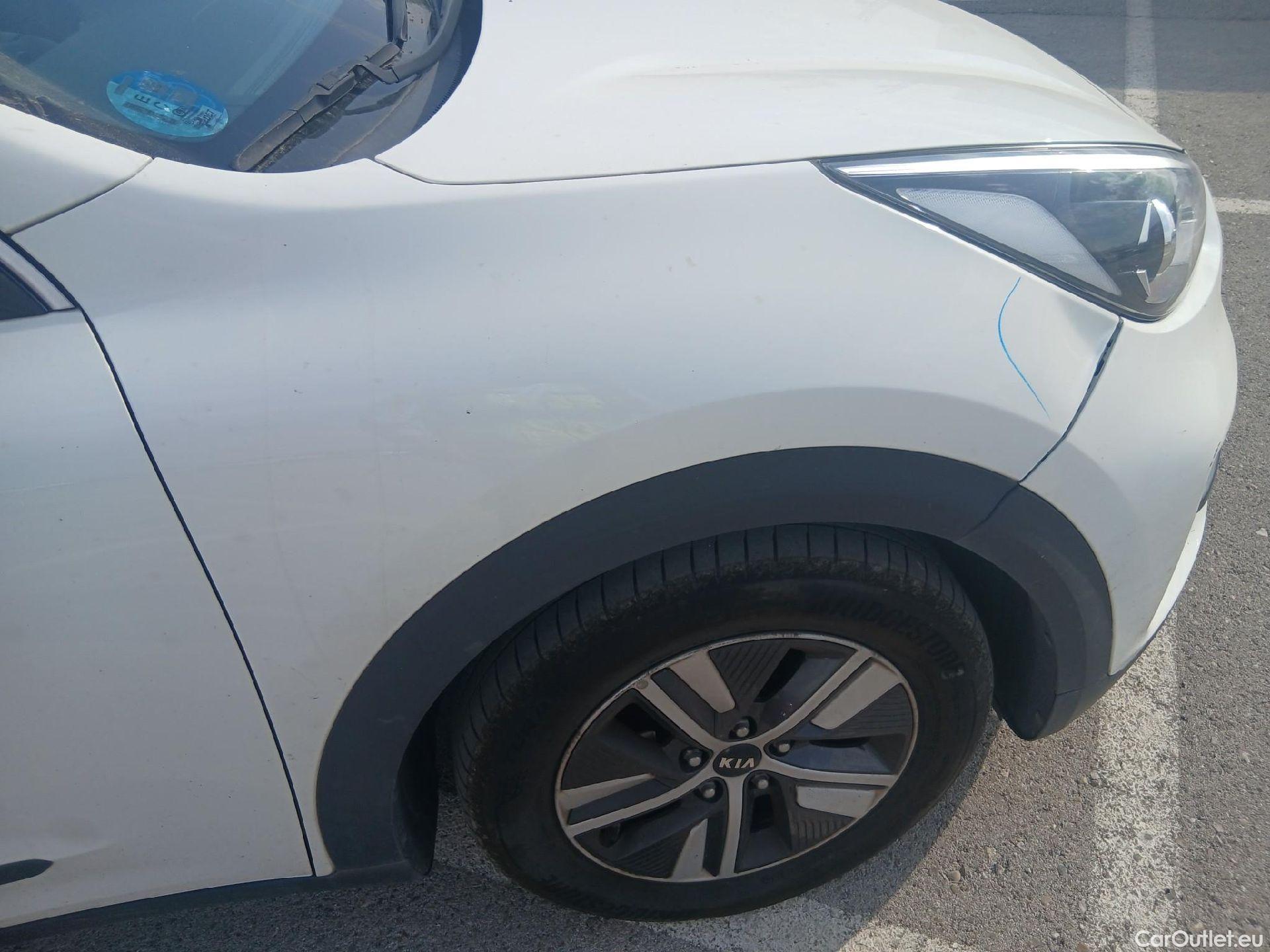  KIA  Niro KIA  / 2019 / 5P / crossover 1.6 GDi HEV 104kW (141CV) Drive #31