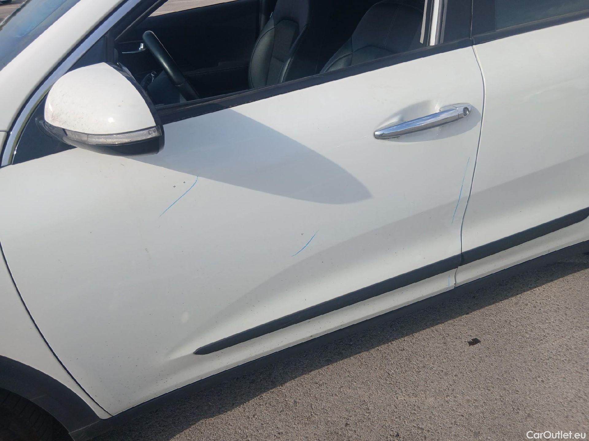  KIA  Niro KIA  / 2019 / 5P / crossover 1.6 GDi HEV 104kW (141CV) Drive #17