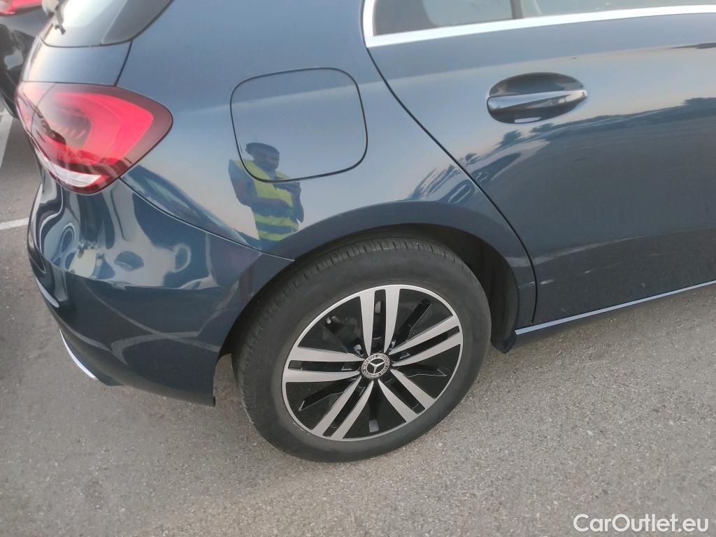  Mercedes  A-Klasse MERCEDES-BENZ Clase A / 2018 / 5P / berlina con portón A 250 e #12