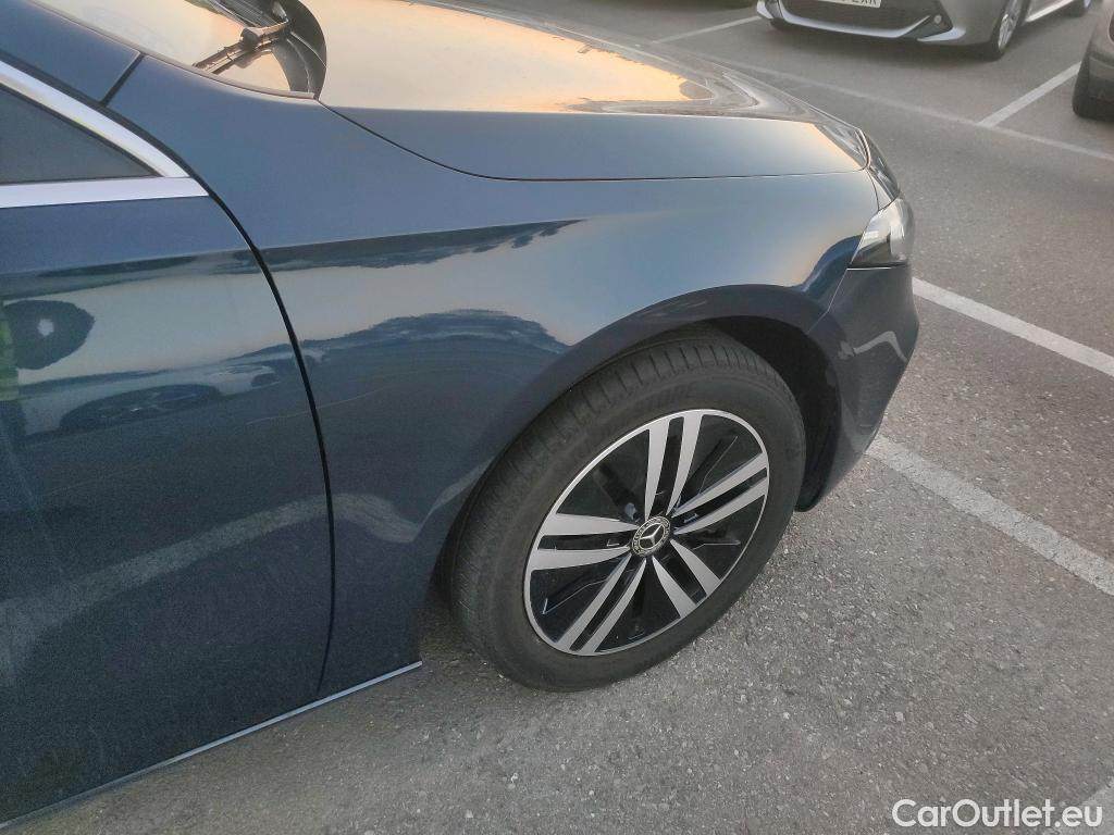  Mercedes  A-Klasse MERCEDES-BENZ Clase A / 2018 / 5P / berlina con portón A 250 e #18