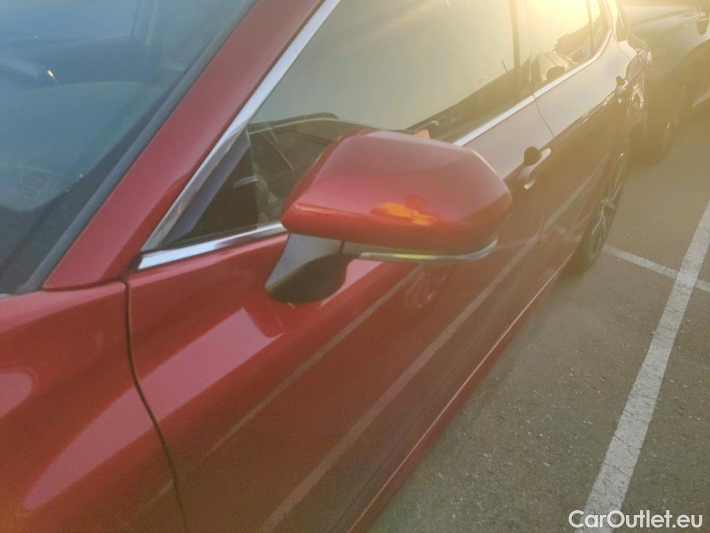  Toyota  Camry TOYOTA  / 2021 / 4P / sedán 2.5 220H Luxury #16