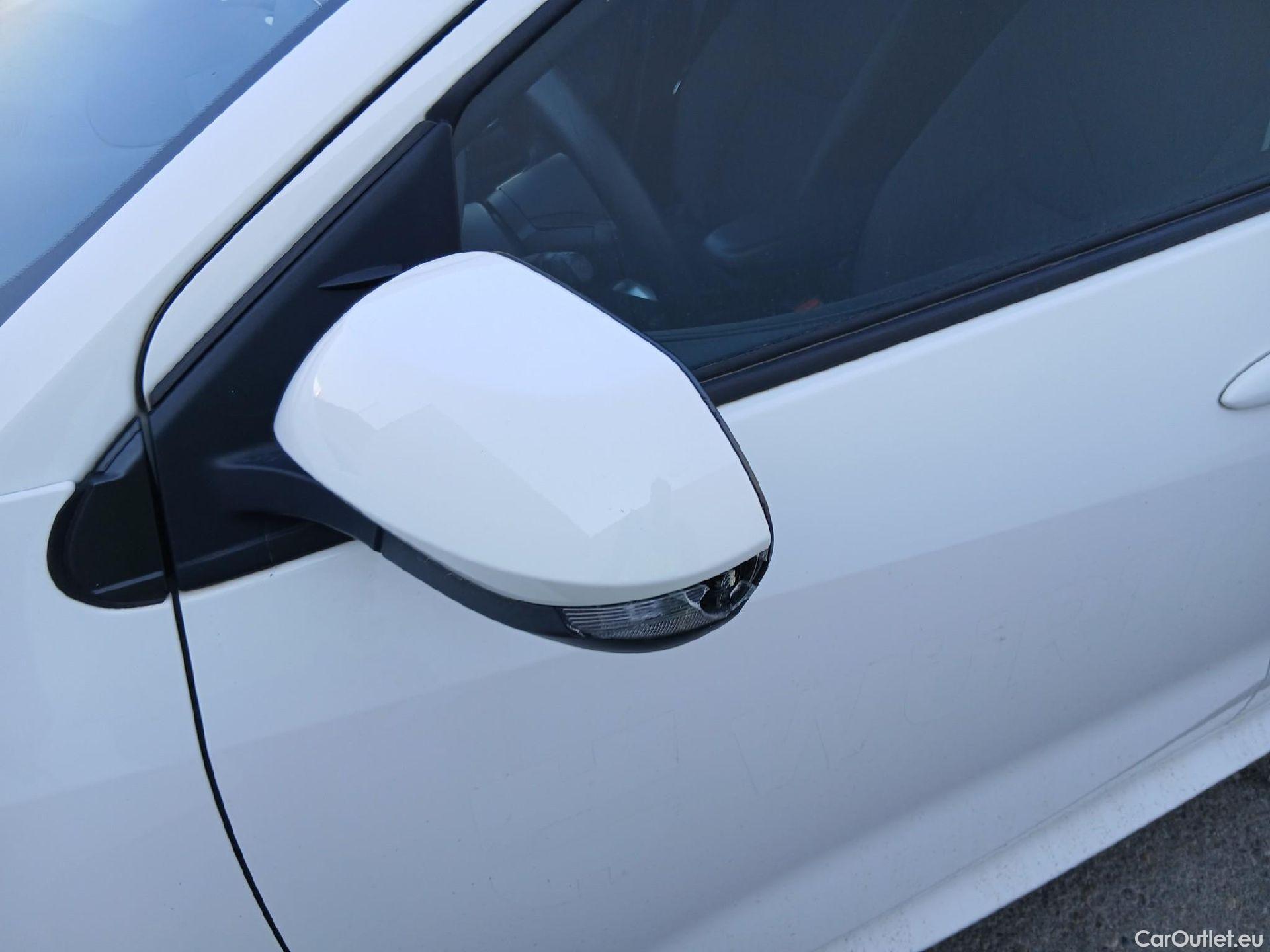  Toyota  Yaris TOYOTA  1.5 120H Business Plus #6