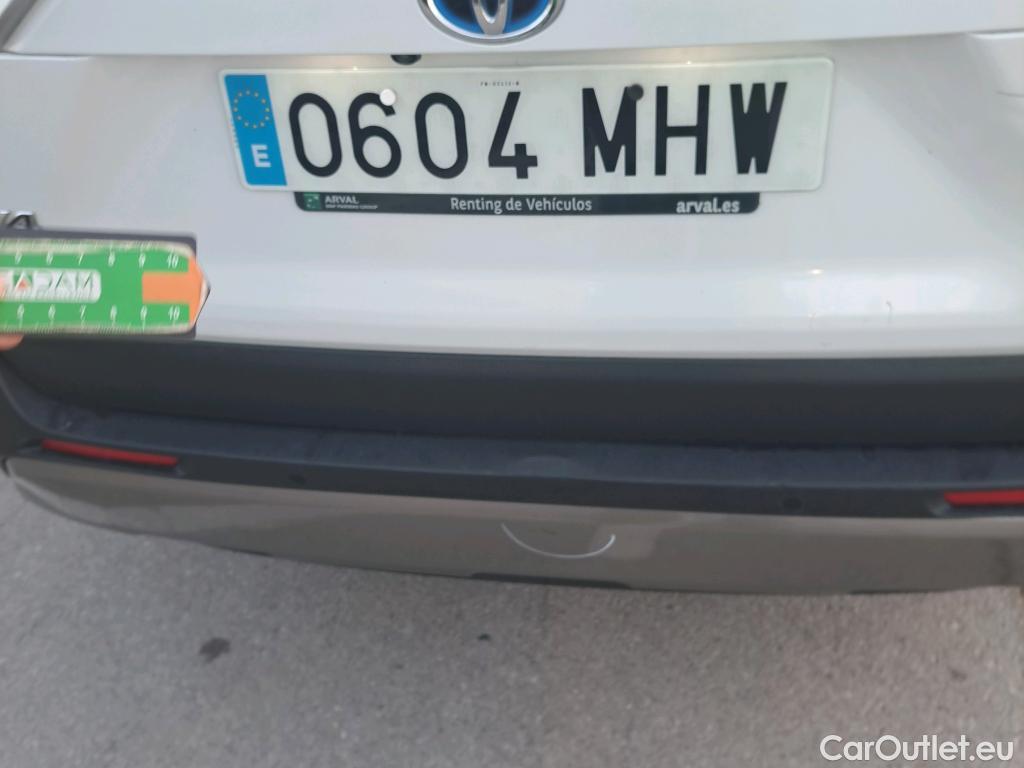  Toyota  RAV4 TOYOTA  / 2018 / 5P / todoterreno 2.5l 220H Luxury #13