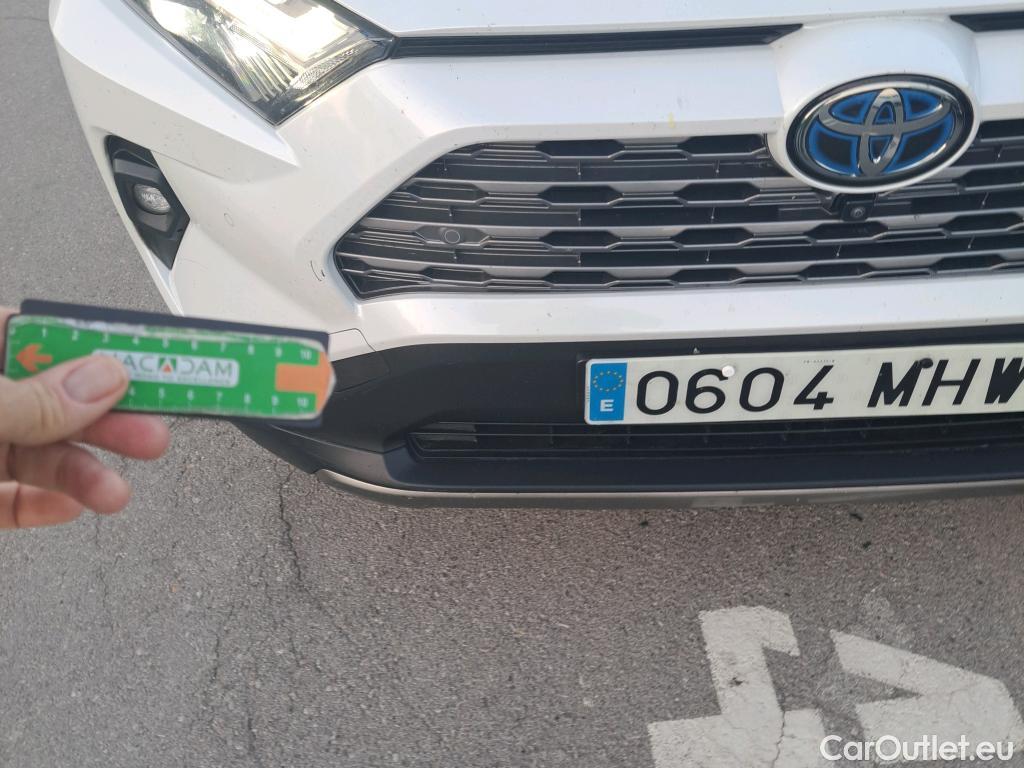  Toyota  RAV4 TOYOTA  / 2018 / 5P / todoterreno 2.5l 220H Luxury #28