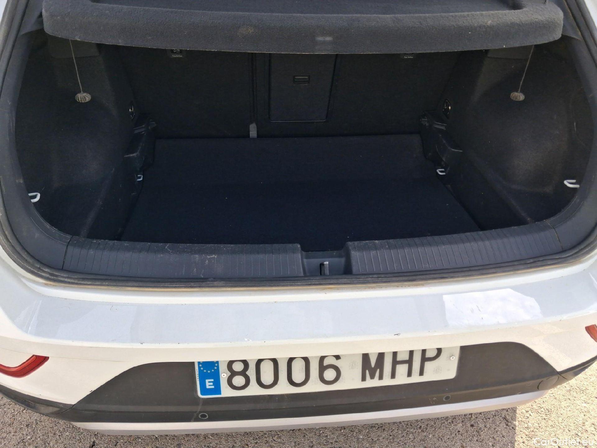  Volkswagen  T-ROC VOLKSWAGEN  / 2021 / 5P / todoterreno Life 2.0 TDI 85kW (115CV) #64