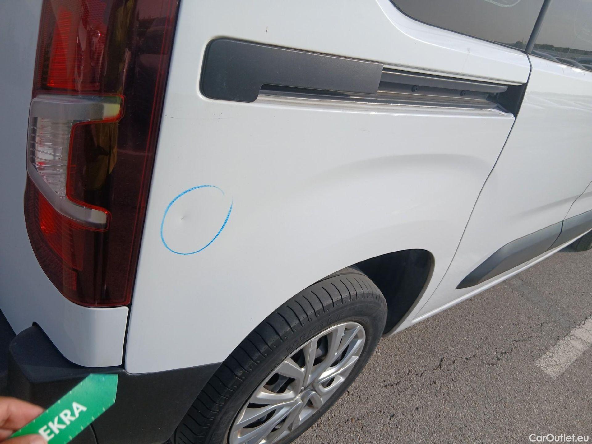  Citroen  Berlingo CITROEN  / 2018 / 4P / combi Talla M BlueHDi 100 S&S LIVE PACK #19