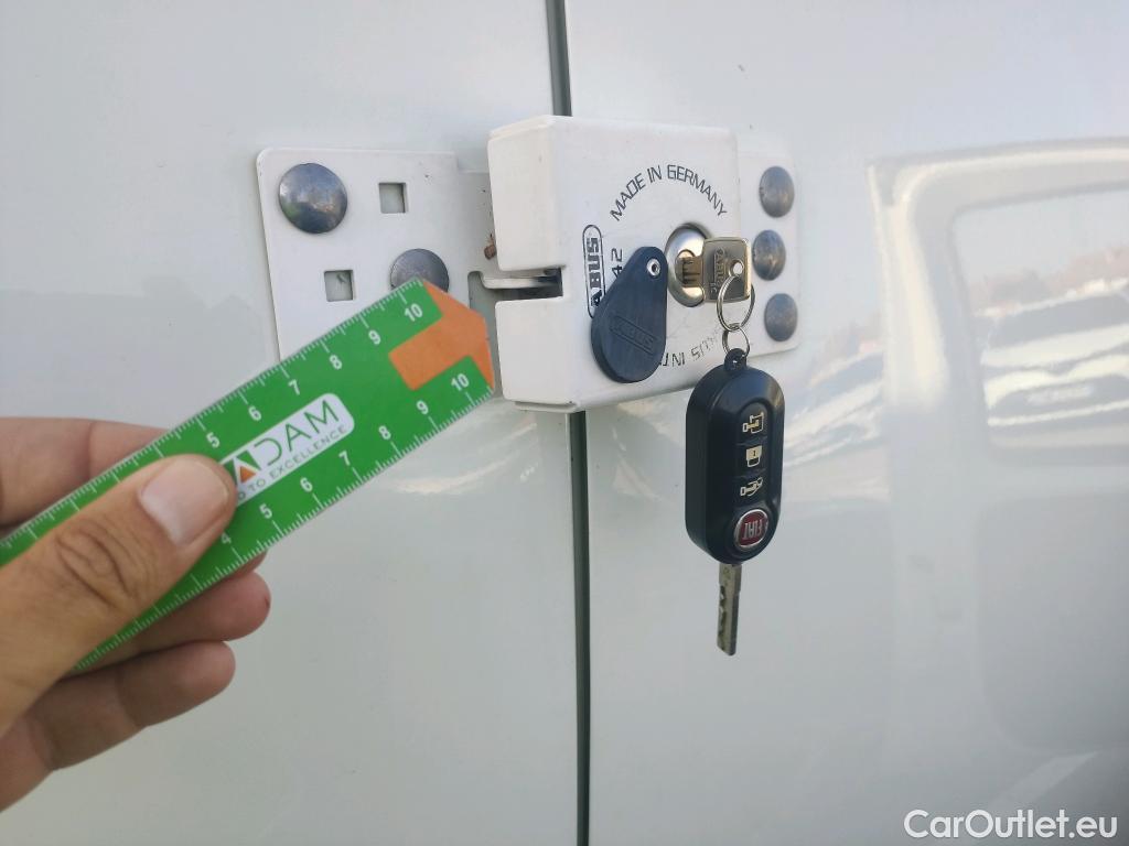  Fiat  Fiorino FIAT  / 2016 / 4P / furgón derivado de turismo Cargo SX N1 1.3 MJet 70 kW (95 CV) (AC) #22