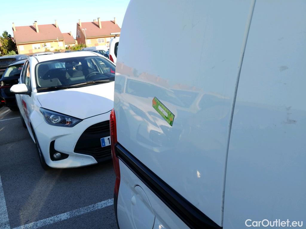  Fiat  Fiorino FIAT  / 2016 / 4P / furgón derivado de turismo Cargo SX N1 1.3 MJet 70 kW (95 CV) #3