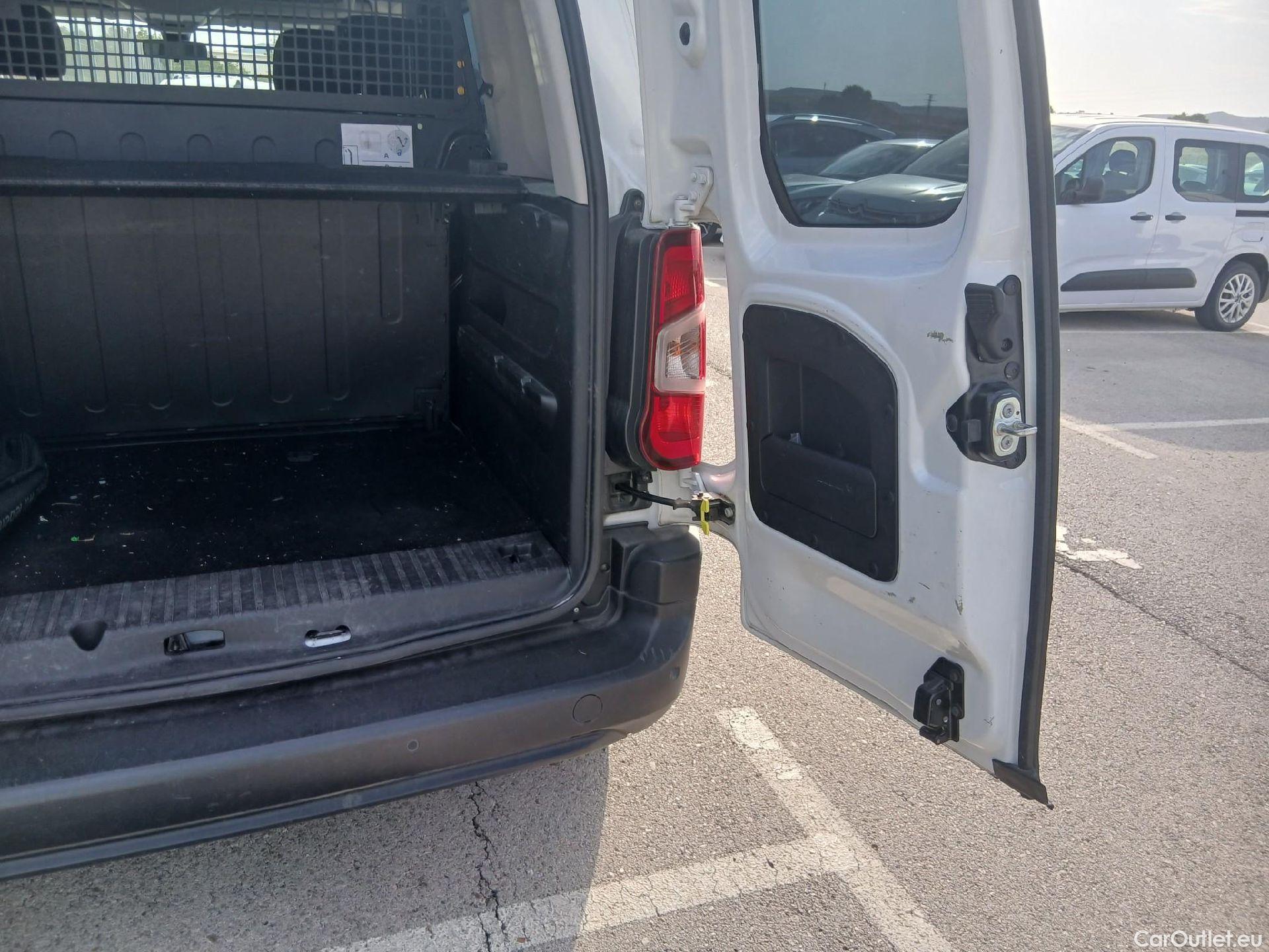  Citroen  Berlingo CITROEN  / 2018 / 4P / combi Talla M BlueHDi 100 S&S LIVE PACK #3