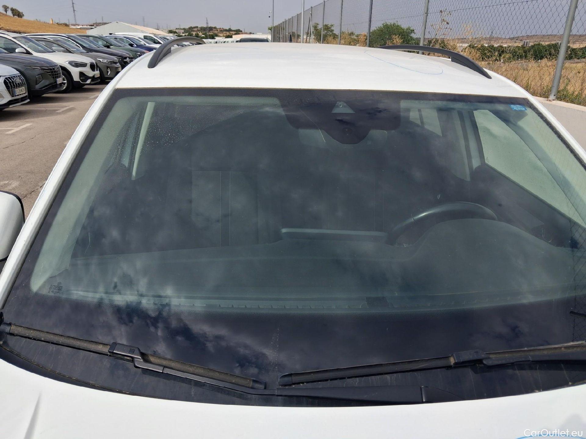  Volkswagen  T-ROC VOLKSWAGEN  / 2021 / 5P / todoterreno Life 2.0 TDI 85kW (115CV) #63