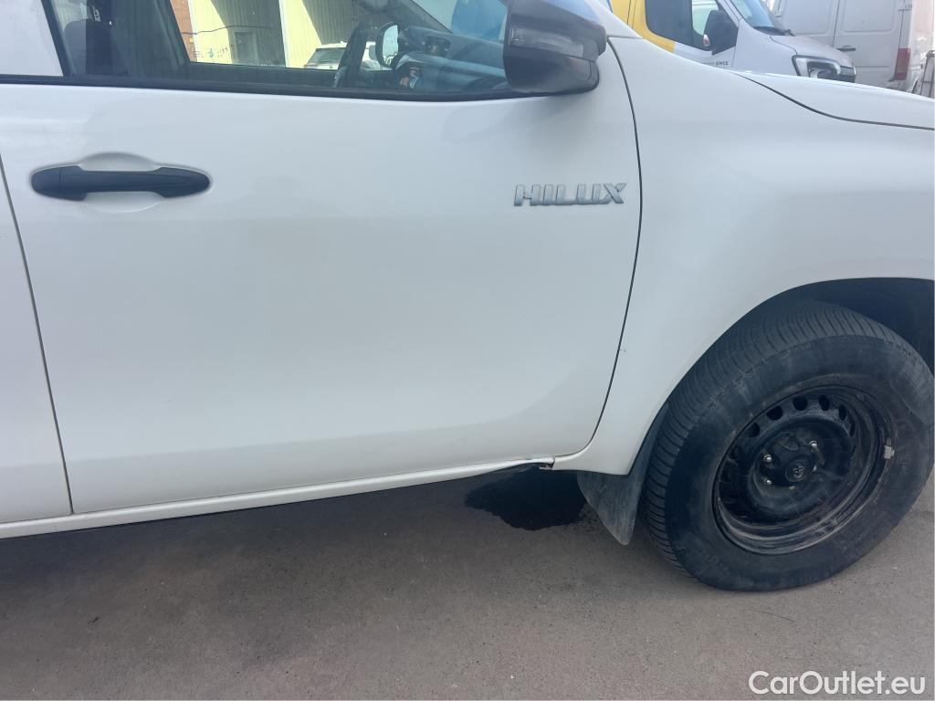  Toyota  Hilux TOYOTA  / 2020 / 4P / pickup 2.4 D-4D Cabina Doble GX #9