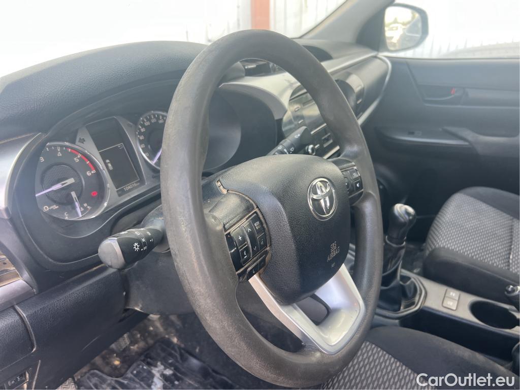  Toyota  Hilux TOYOTA  / 2020 / 4P / pickup 2.4 D-4D Cabina Doble GX #3